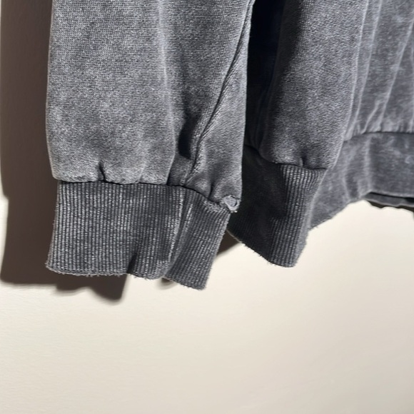 Cotton On Banzai Reef Yacht Club Sweatshit - Picture 3 of 8